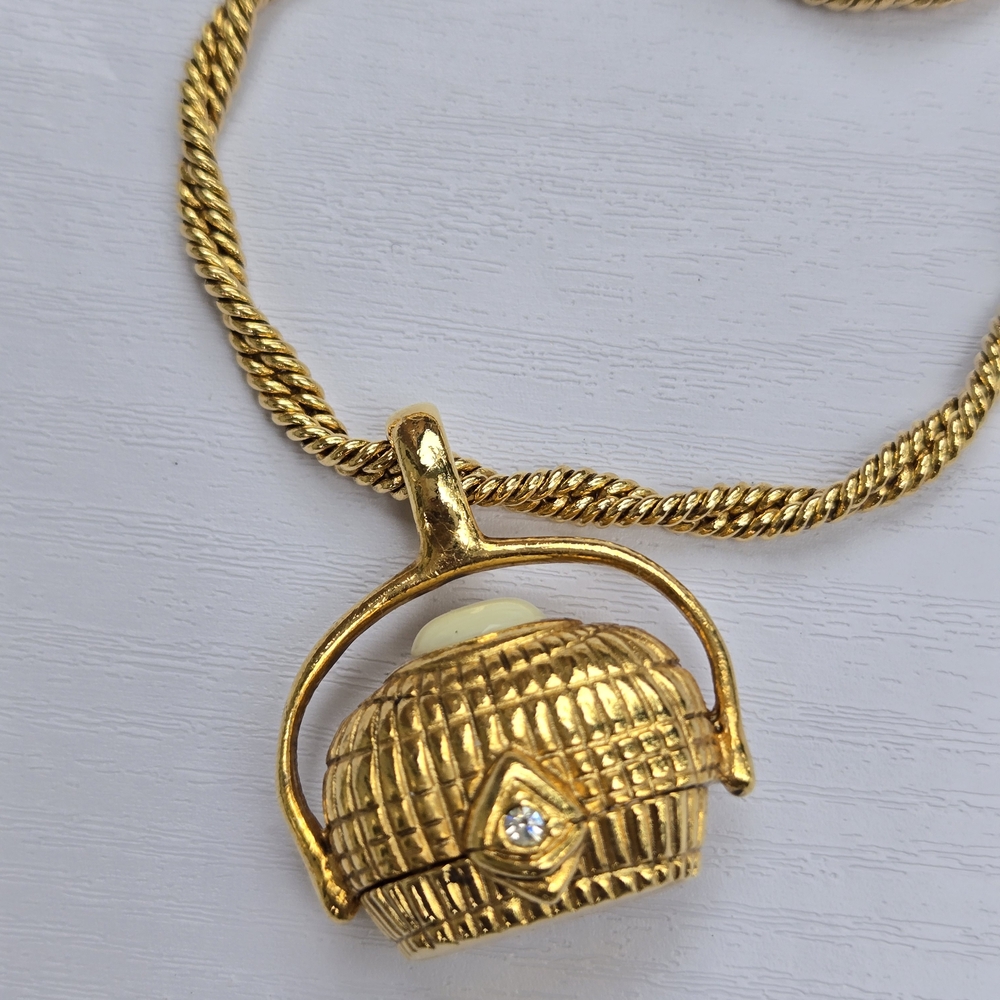 14k Nantucket Basket Pendant With Chain